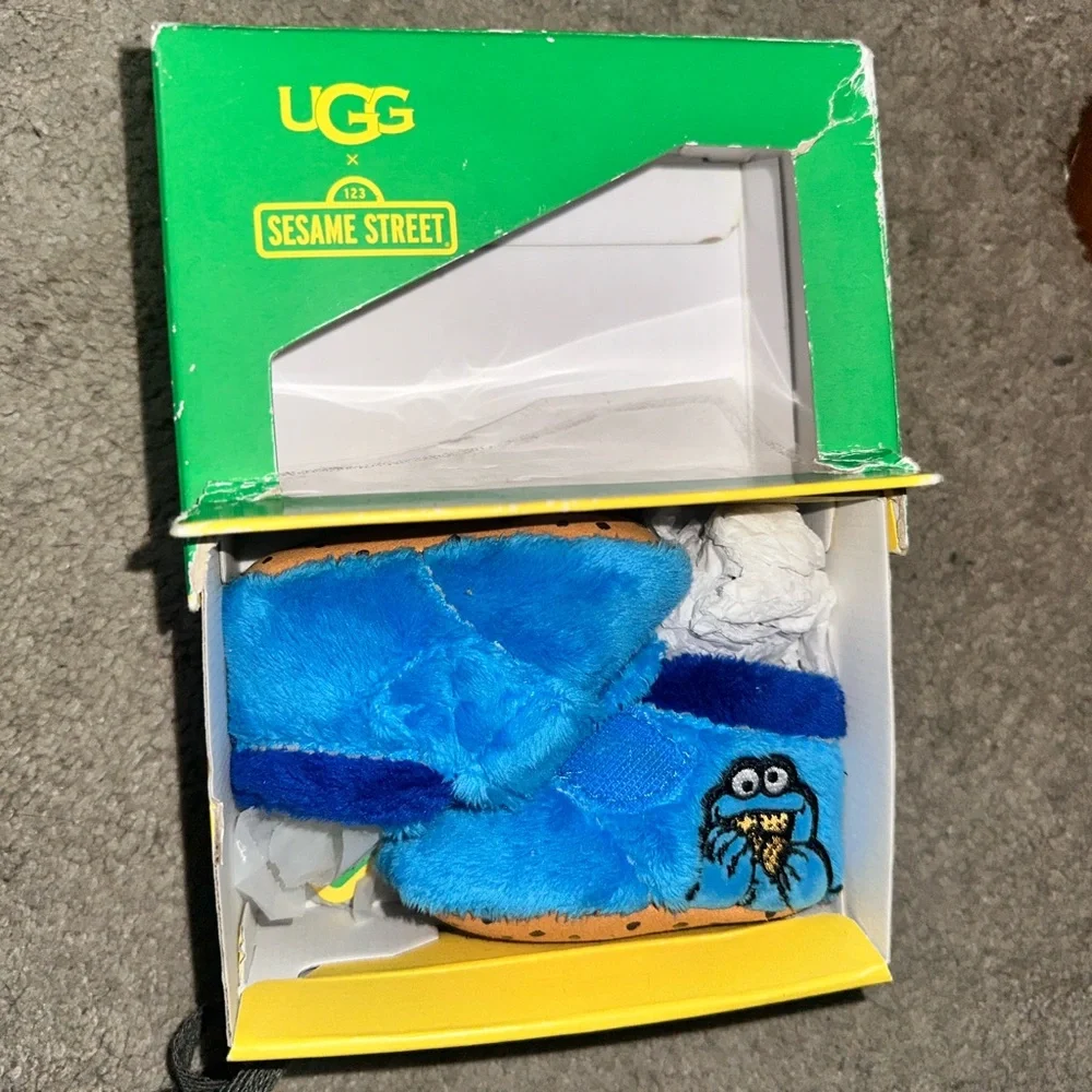 UGG Sesame Street Kids Blue Slippers - Picture 4 of 8